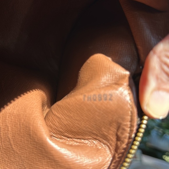 Louis Vuitton Monogram Papillon 26 Handbag - Picture 9 of 11